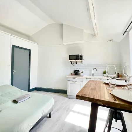 Apartment Le Mirabelle, Studio En Plein Centre Historique Poitiers